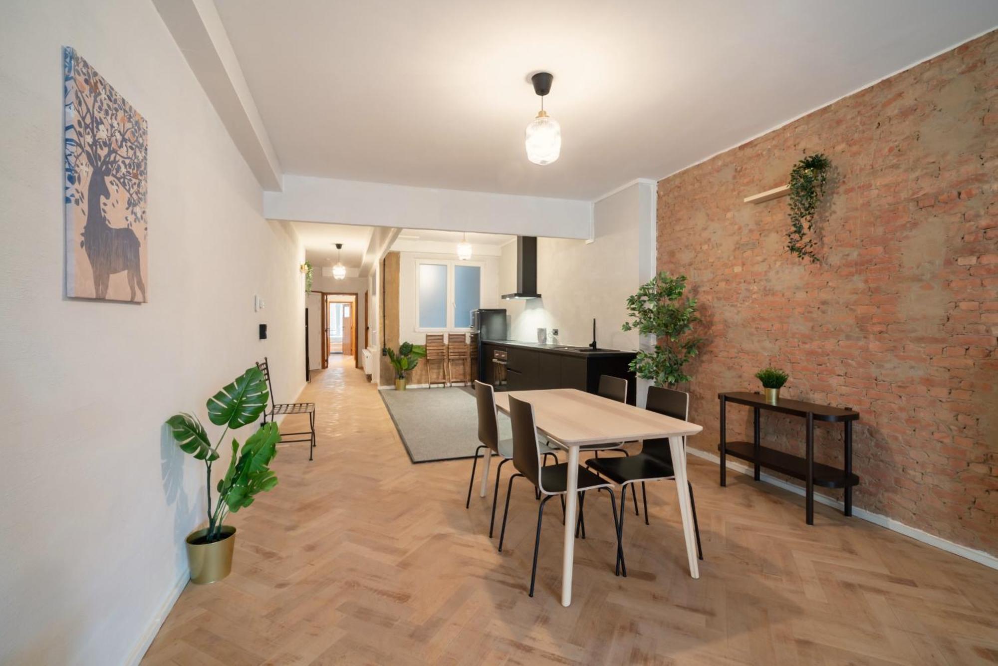 Two-Bedroom Apartments In The Heart Of 안트베르펜 외부 사진