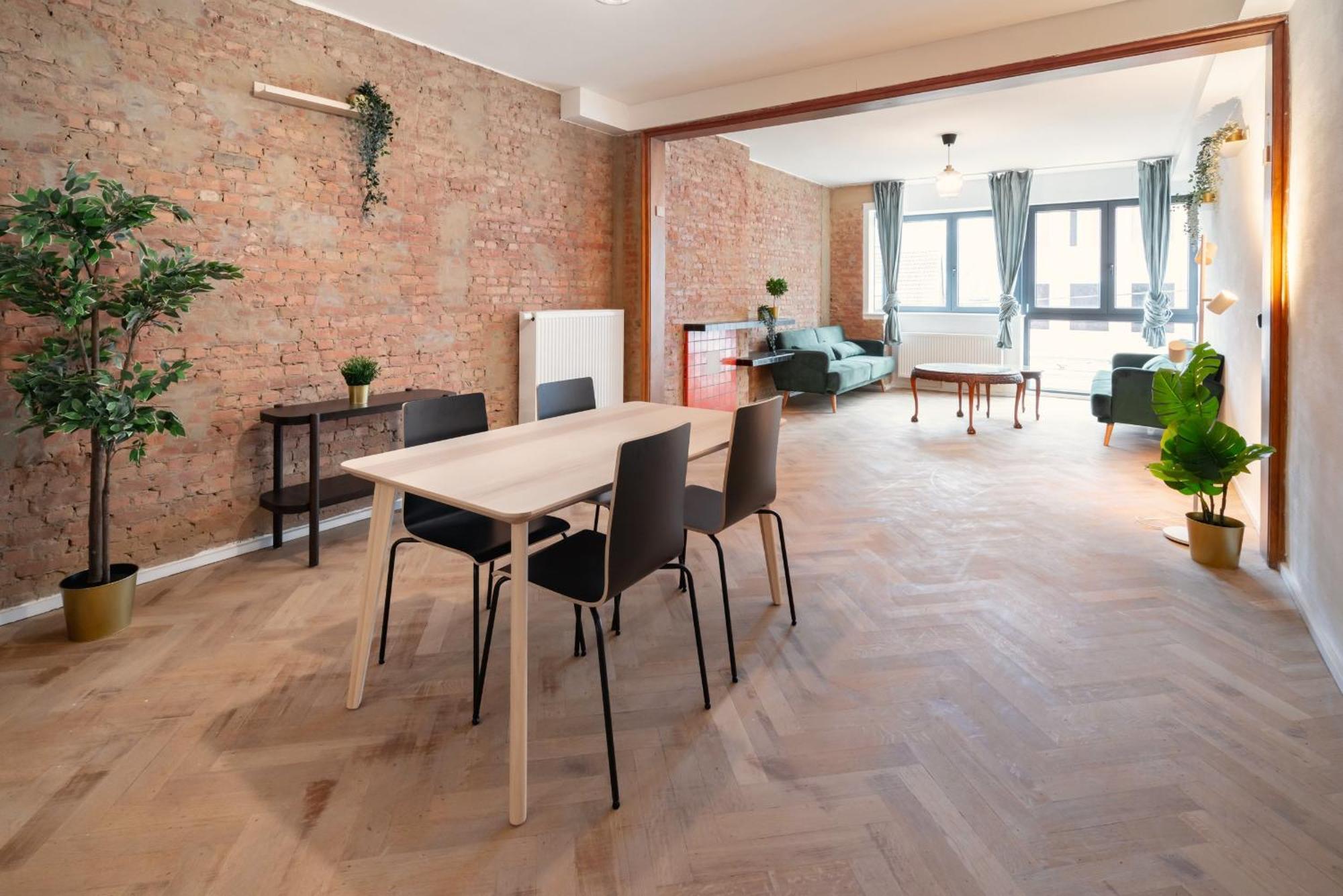 Two-Bedroom Apartments In The Heart Of 안트베르펜 외부 사진