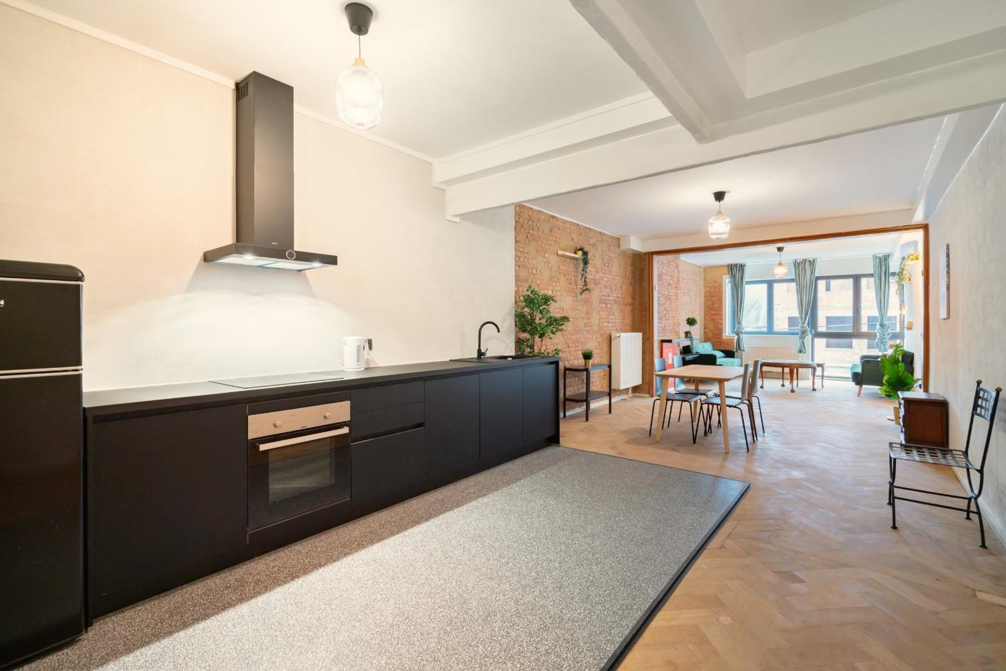 Two-Bedroom Apartments In The Heart Of 안트베르펜 외부 사진